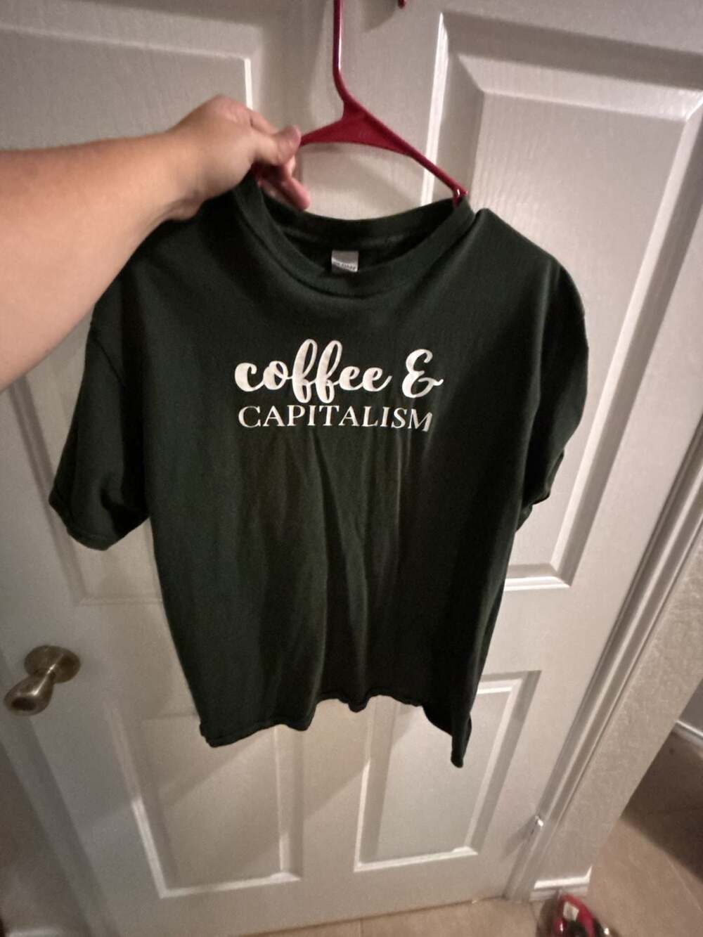 Gildan Graphic T-Shirt 'Coffee & Capitalism' Dark Green Cotton Tee